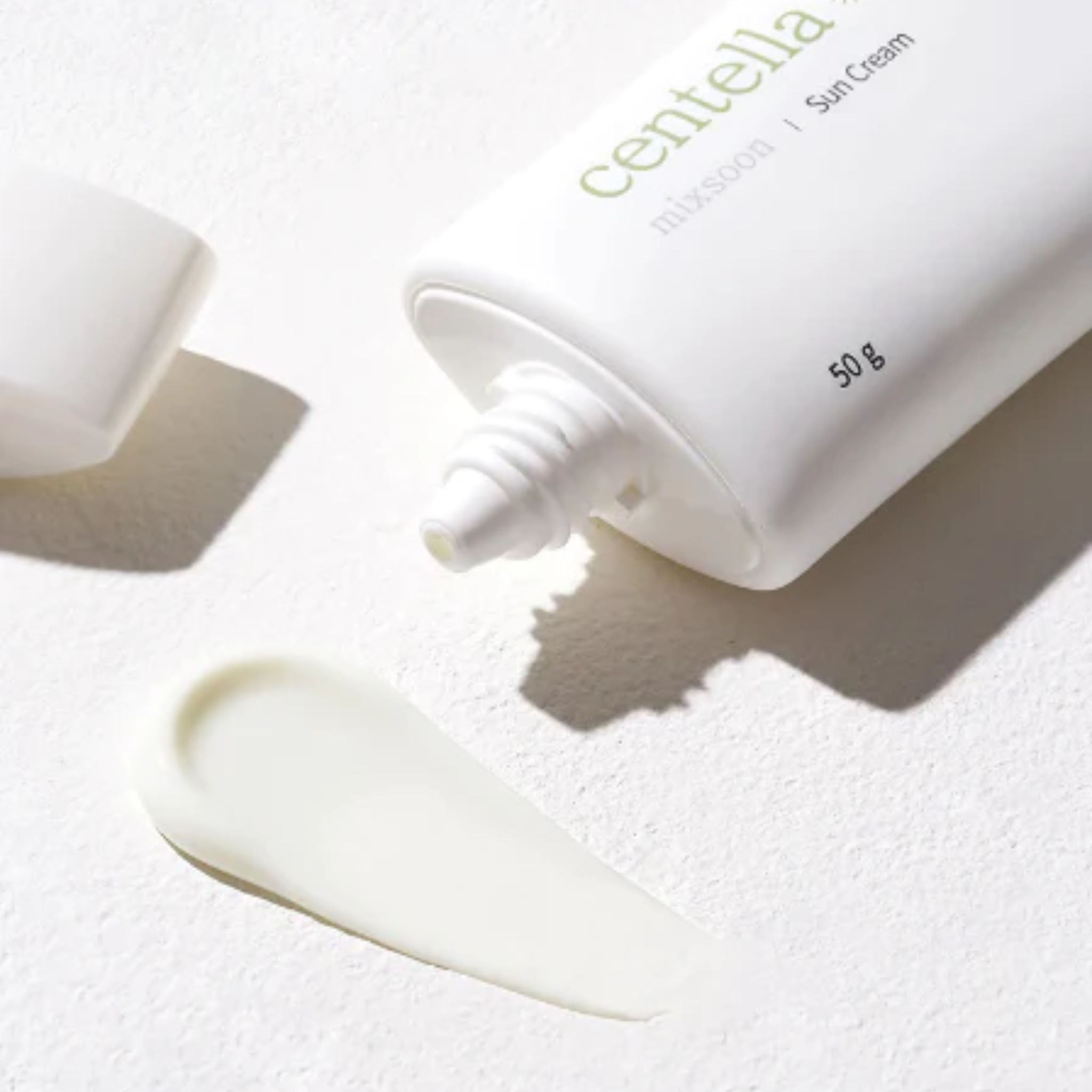 MIXSOON Centella Sun Cream - Protector solar calmante con centella - Imagen 2